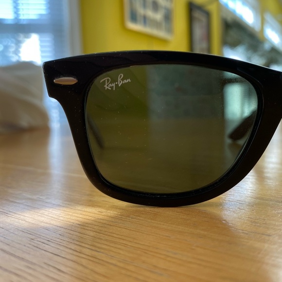 Ray-Ban Sunglasses - NEW W TAG - Picture 2 of 7